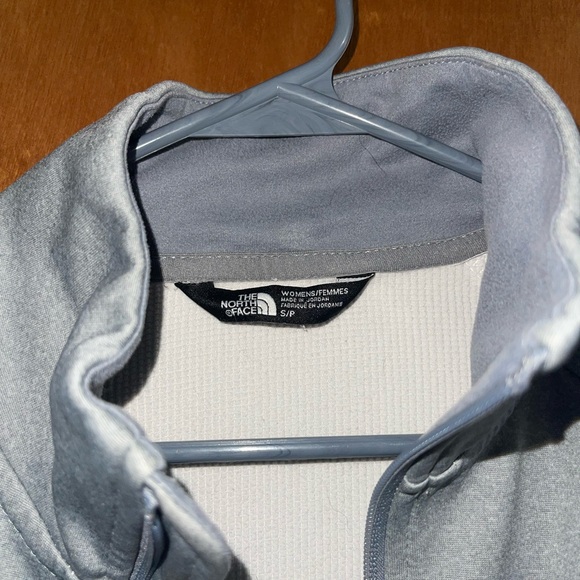 The North Face Women’s Windwall Jacket - Picture 3 of 13